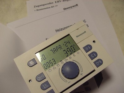 Honeywell-Heizungsregler SDC 9-21 PM, (auch Fernheizungsregler DHC) V3.0