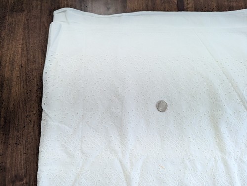 1Yd+26"/45" 100%cotton WHITE allover Machine Embroidered EYELET w/Parsleys, NEW - Picture 3 of 9