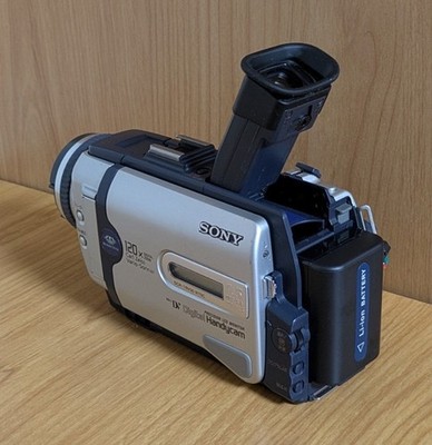 SONY DCR-TRV30 Handycam Camcorder NightShot MiniDV Japanese only