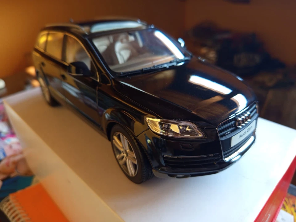AUDI Q7 Nero 2005 scala 1/18 Kyosho. Come nuovo con scatola. Perfetto, - Immagine 3 di 4