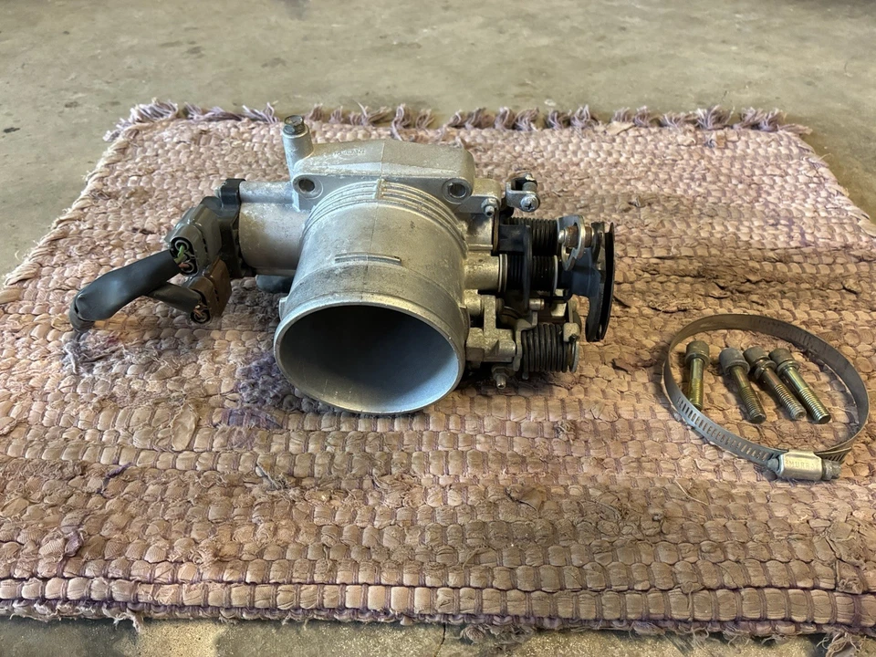 Cuerpo del acelerador 94-96 Infiniti Q45 90 mm 80 mm S13 SR20DET 240SX RB25DET S14 VH45DE Foto 2 de 4