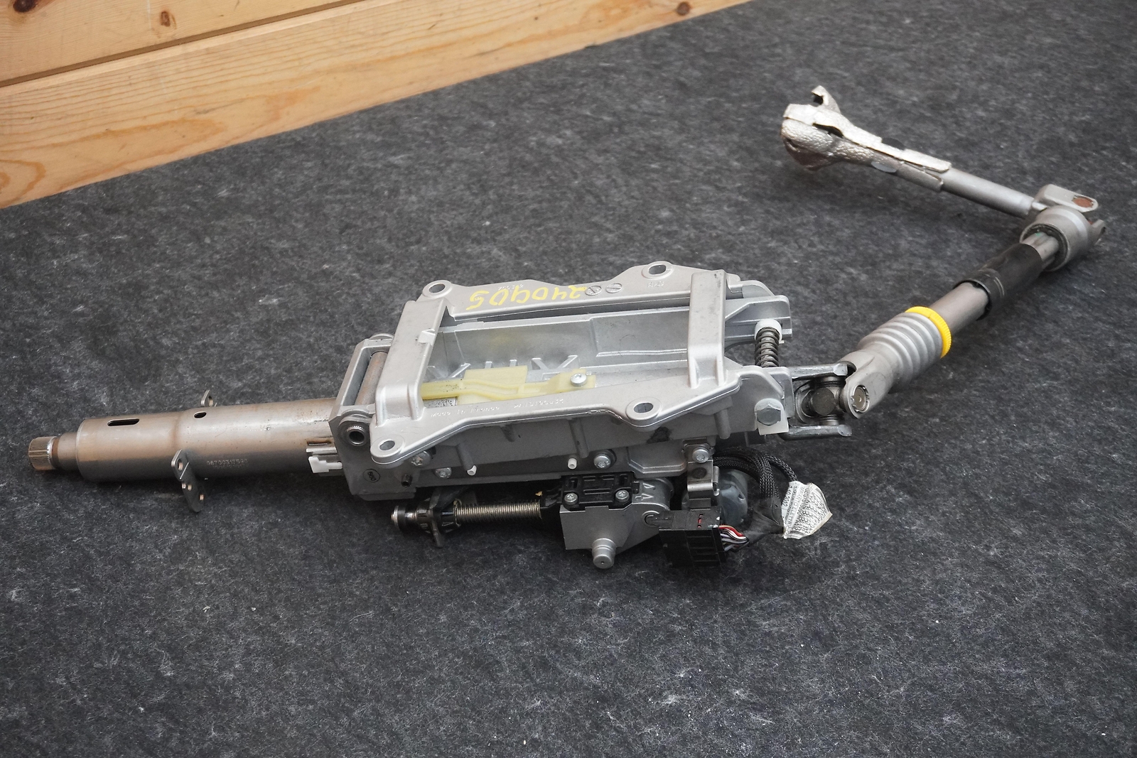 Steering Column Shaft Assembly OEM 670038780 Maserati Quattroporte S M156 14-17+