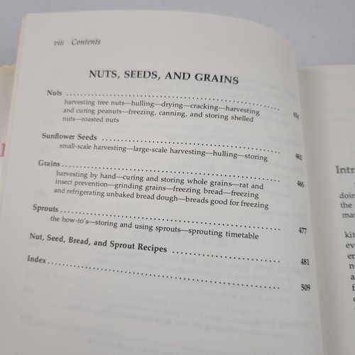 Stocking Up: How to Preserve the Foods You Grow, Naturally Deluxe HBDJ 1977 - Imagen 10 de 11