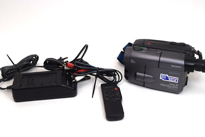 Sony Handycam CCD-TRV30 Video8 8mm Camcorder Bundle, Bag, Charger, remote
