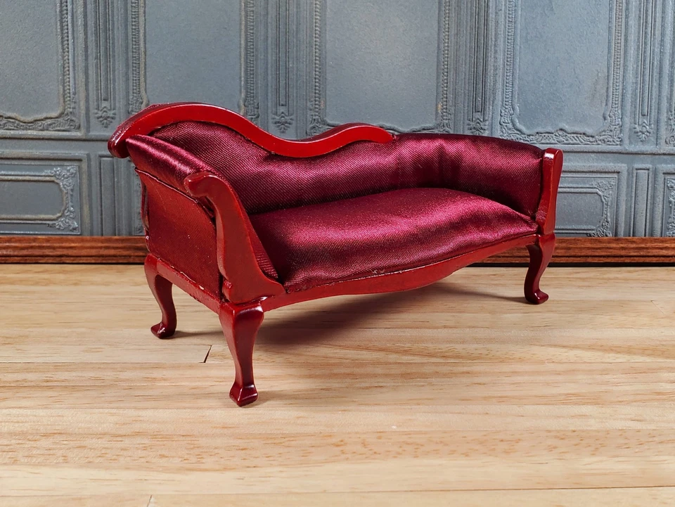 Casa de Muñecas Pequeño Victoriano Persecución Sofá Borgoña Escala 1:12 Muebles Miniatura Foto 2 de 4