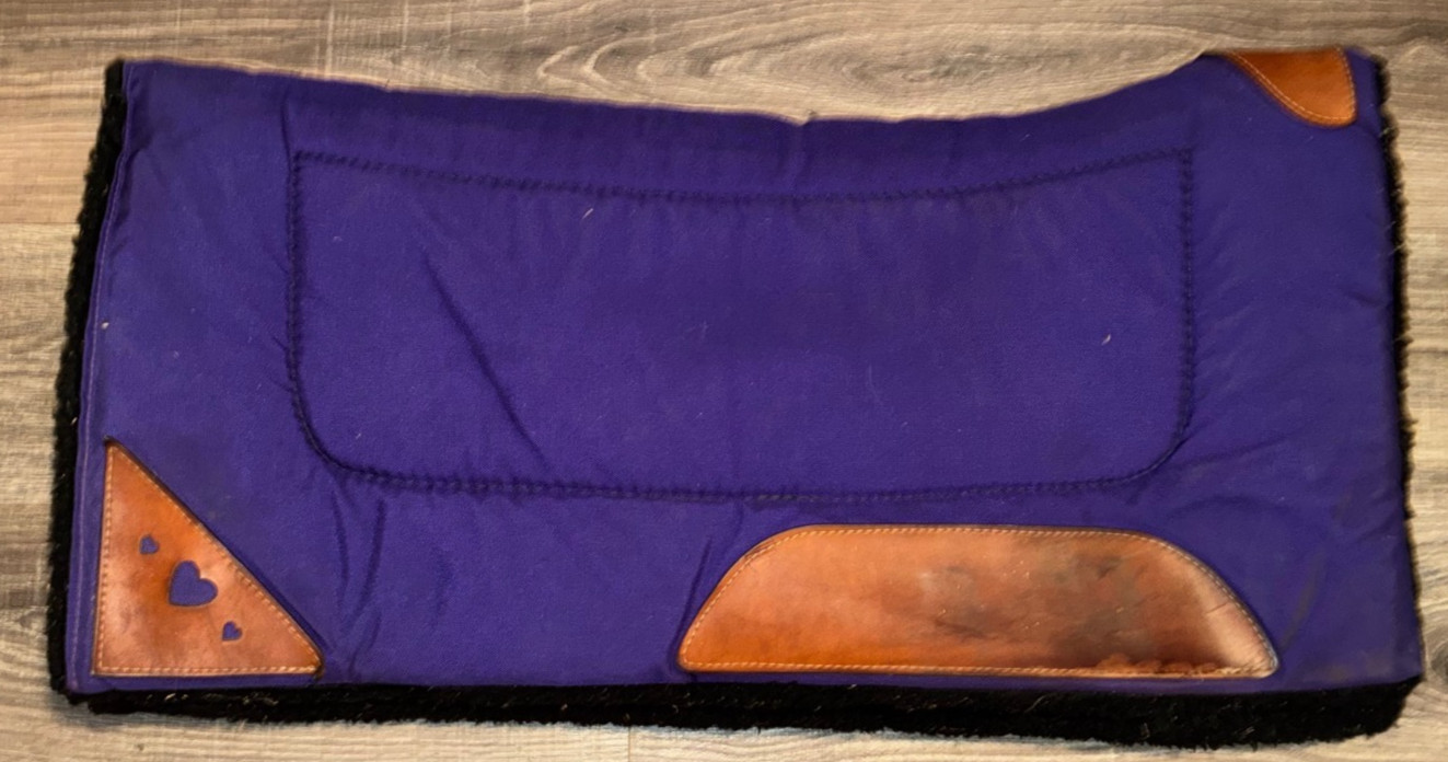 PURPLE TRIPLE E WESTERN FLEECE SADDLE PAD W HEARTS  31'' X 31''