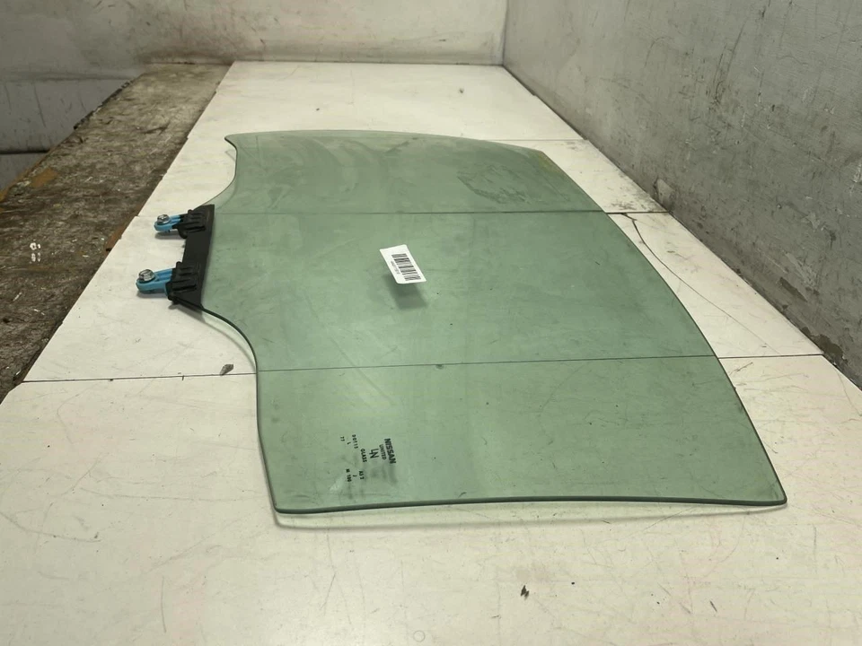 Nissan Máxima 2011 puerta trasera izquierda lado del conductor ventana cristal OEM+  Foto 3 de 4