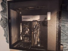 Desktop With Ram And An Storage, With A Keybo...