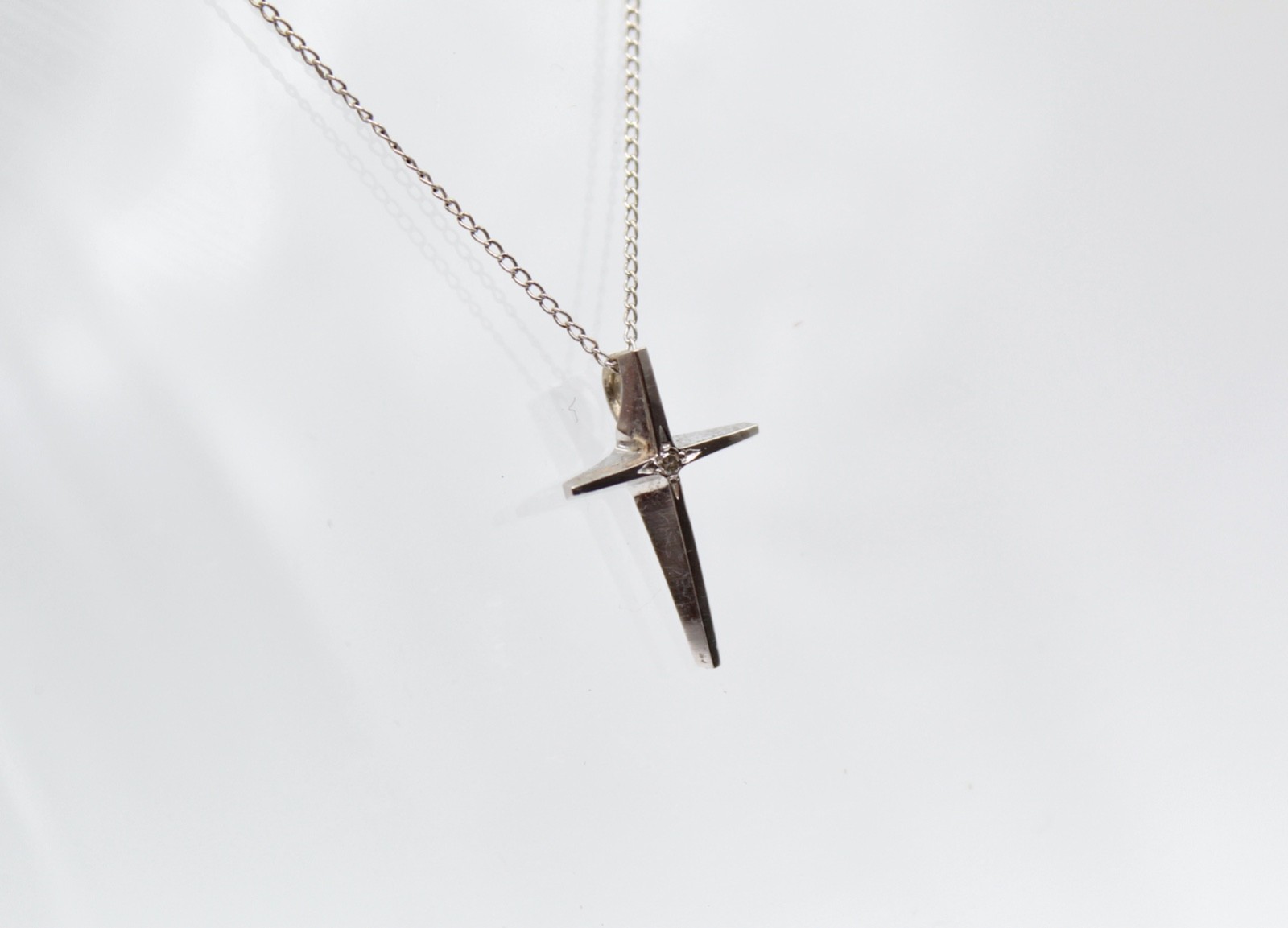 Vintage 14k Weißgold Diamant "Dreieinigkeit" "Nordstern" Kreuz Anhänger Halskette