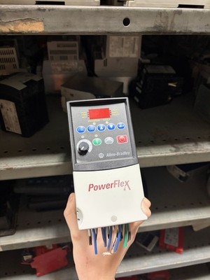 Allen-Bradley PowerFlex 4 General Purpose AC Drive 2HP 22A-D2P3N104 USED