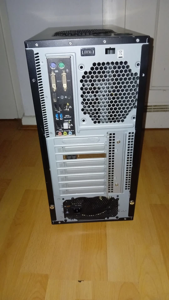 PC Server 32GB , 7 Terrabyte Festplatten !! ( 3 X 2000GB +2 X 500GB, Windows NEU - Bild 2 von 4