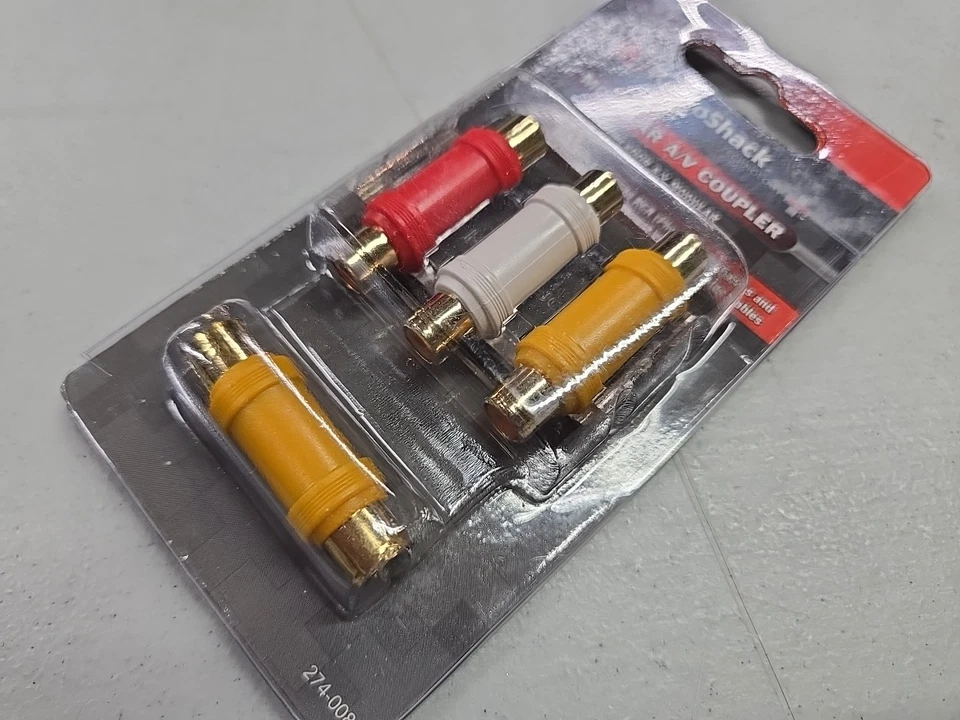 RadioShack 274-008 Modular A/V Coupler-RCA Phono or S-Video Cable Connector - Image 2 of 4