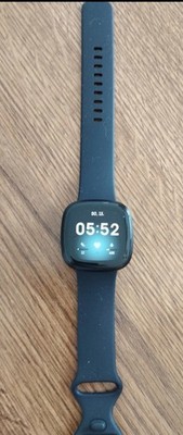 Fitbit Versa 3 40mm Aluminiumgehäuse mit Silikonarmband in Schwarz