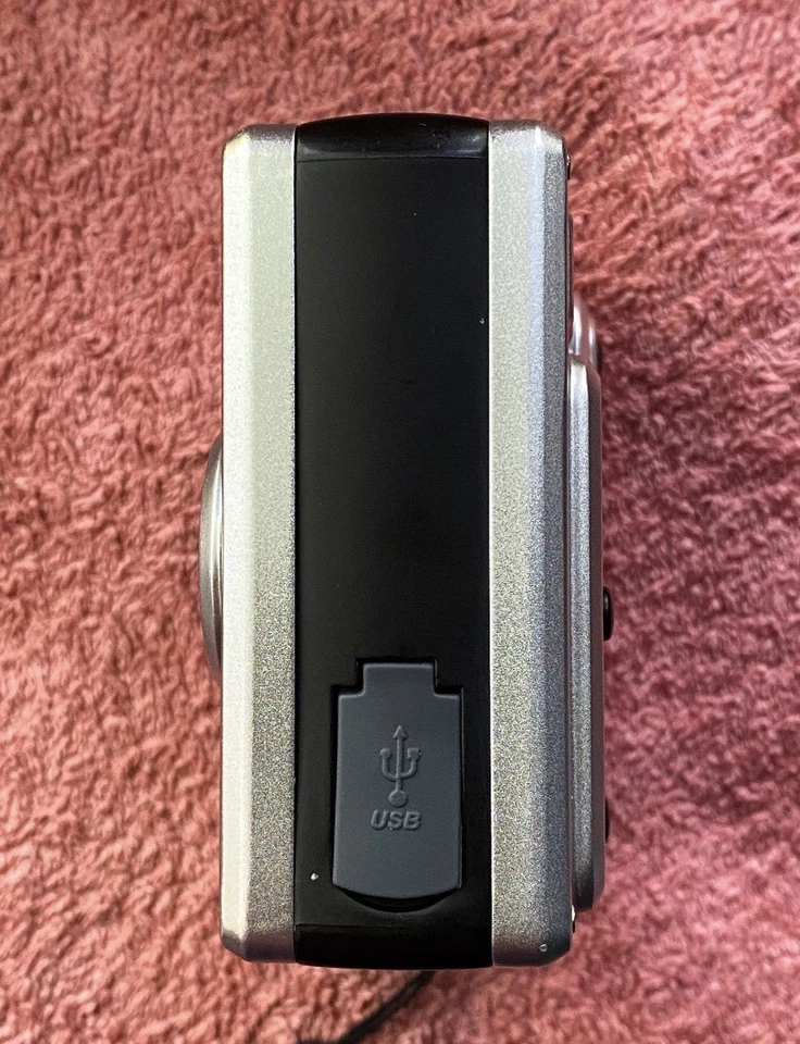 Polaroid PDC 3030 vintage RARE digital camera! Tested & Working! 3.2MP  - Image 4 of 4