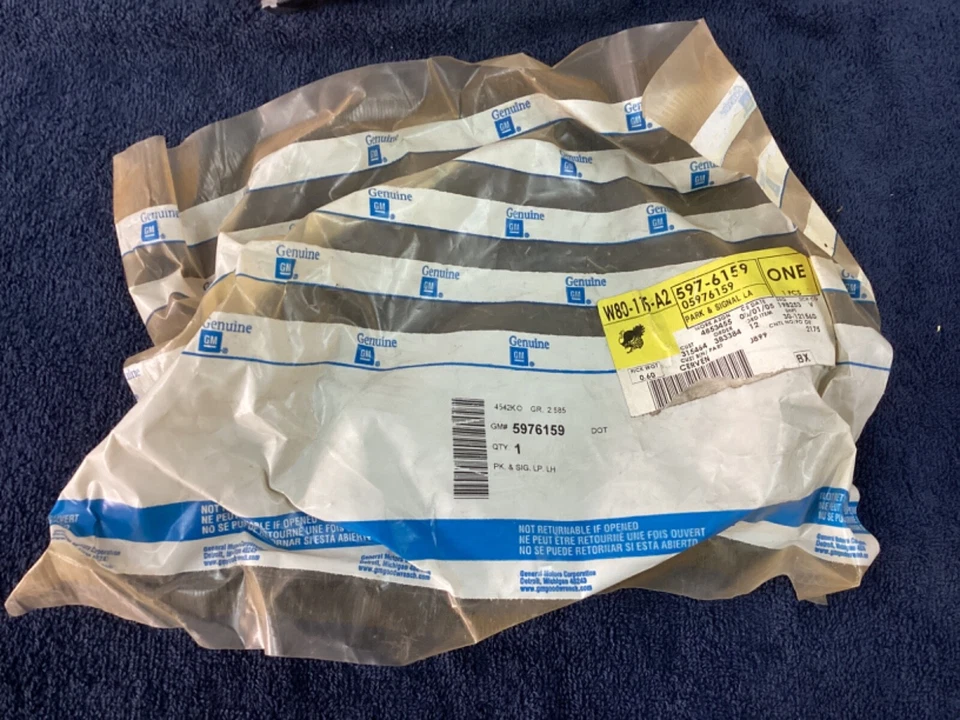 NOS GM GUIDE 1992-1995 Oldsmobile 88 Left Parking Light Lamp Turn Signal Lens - Image 4 of 4