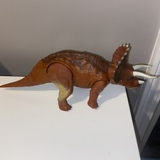 Jurassic World Roarivores Triceratops Figure Mattel Jurassic Park Dinosaur