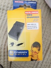 DIGITAL CAMERA MINI CHARGER KIT NIB