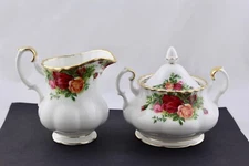 ROYAL ALBERT CHINA OLD COUNTRY ROSES CREAMER & LIDDED SUGAR BOWL, ENGLAND - NEW