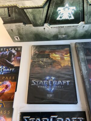 新品 未開封 Starcraft II Collector's Edition Amazon.com: Starcraft 2: Wings of Liberty Collector's