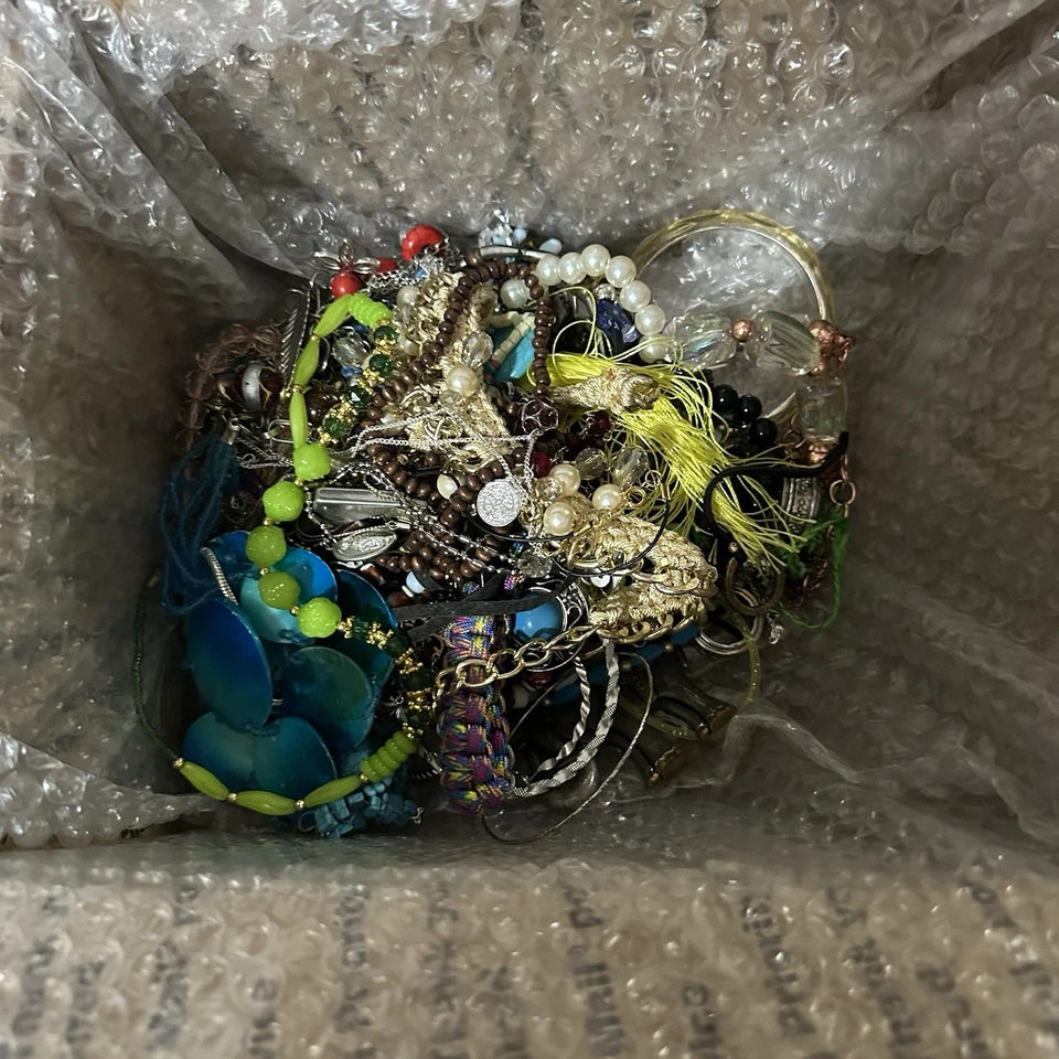 Lote de Joyas 11 Libras Vintage Moderno Basura Reparación Disfraz Reutilización Artesanía Foto 4 de 4