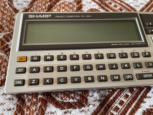 Sharp PC-1360 - handheld with 32kb - very nice condition and works perfectly. - Afbeelding 16 van 18