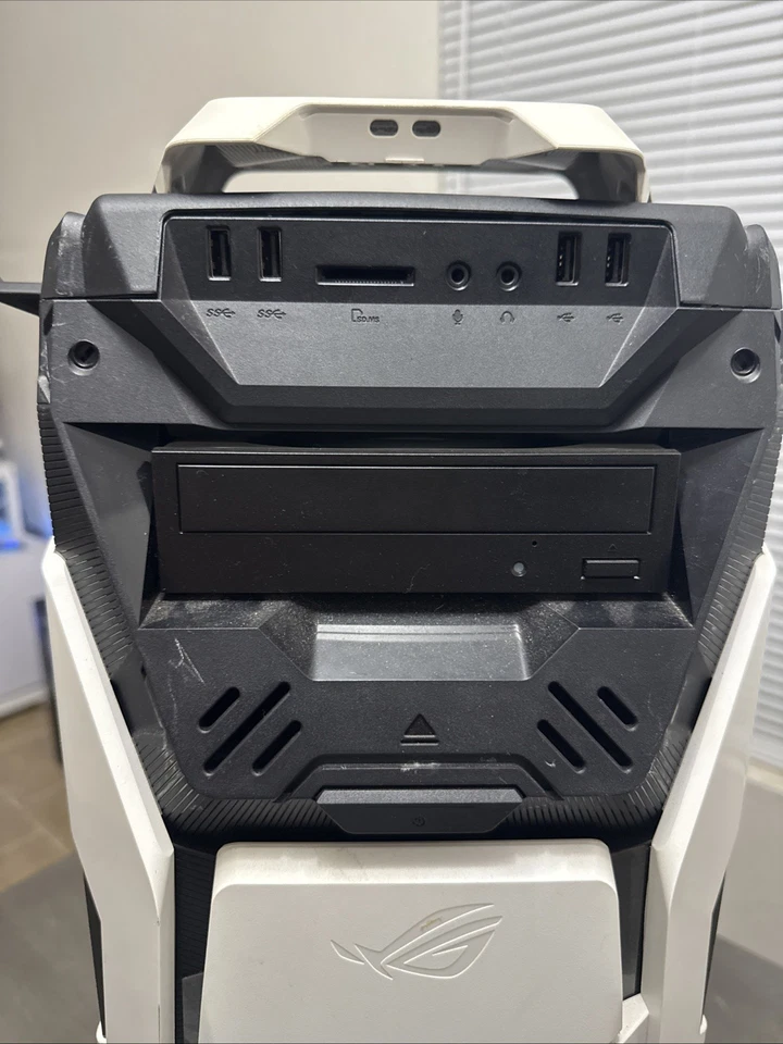 ASUS ROG Strix PC Case ATX - GAMING PC CASE RETRO - Image 3 of 4