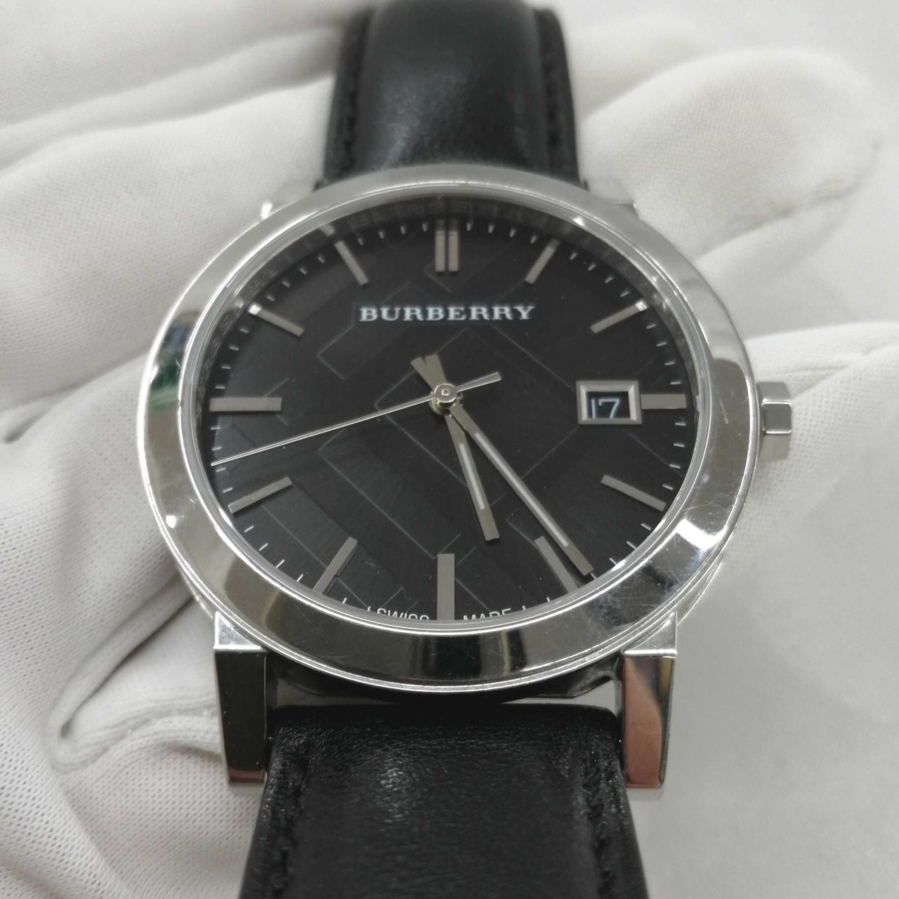 Burberry BU9009 Quartz Men’s Leather Strap Analog Watch Used thumbnail 5