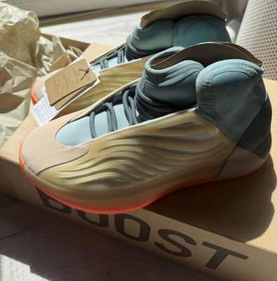 adidas Yeezy YEEZY Quantum ''Hi-Res Coral'' sneakers