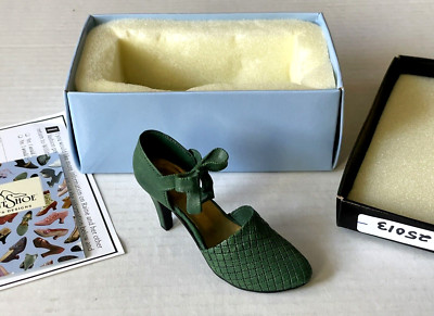 Just The Right Shoe Figurine - Sumptuous Quilt # 25013 Raine - Willitts Designs
