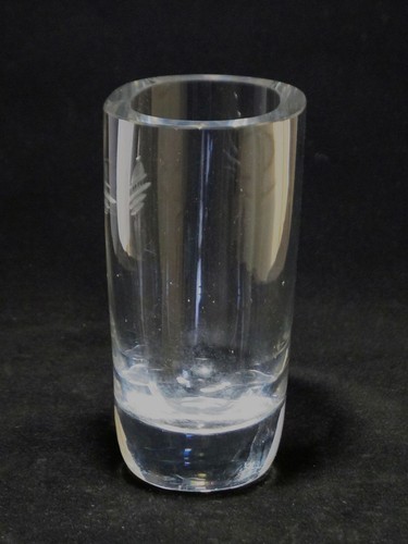 Swedish Crystal Vase, Engraved Futuristic Motif - Picture 2 of 8