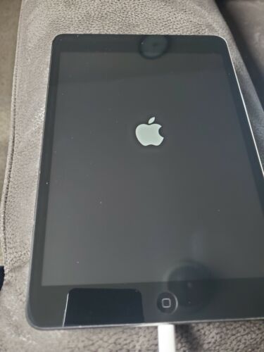 Apple iPad mini 1st Generation. 16GB, Wi-Fi, 7.9 in - Space gray, Not working - Afbeelding 1 van 3