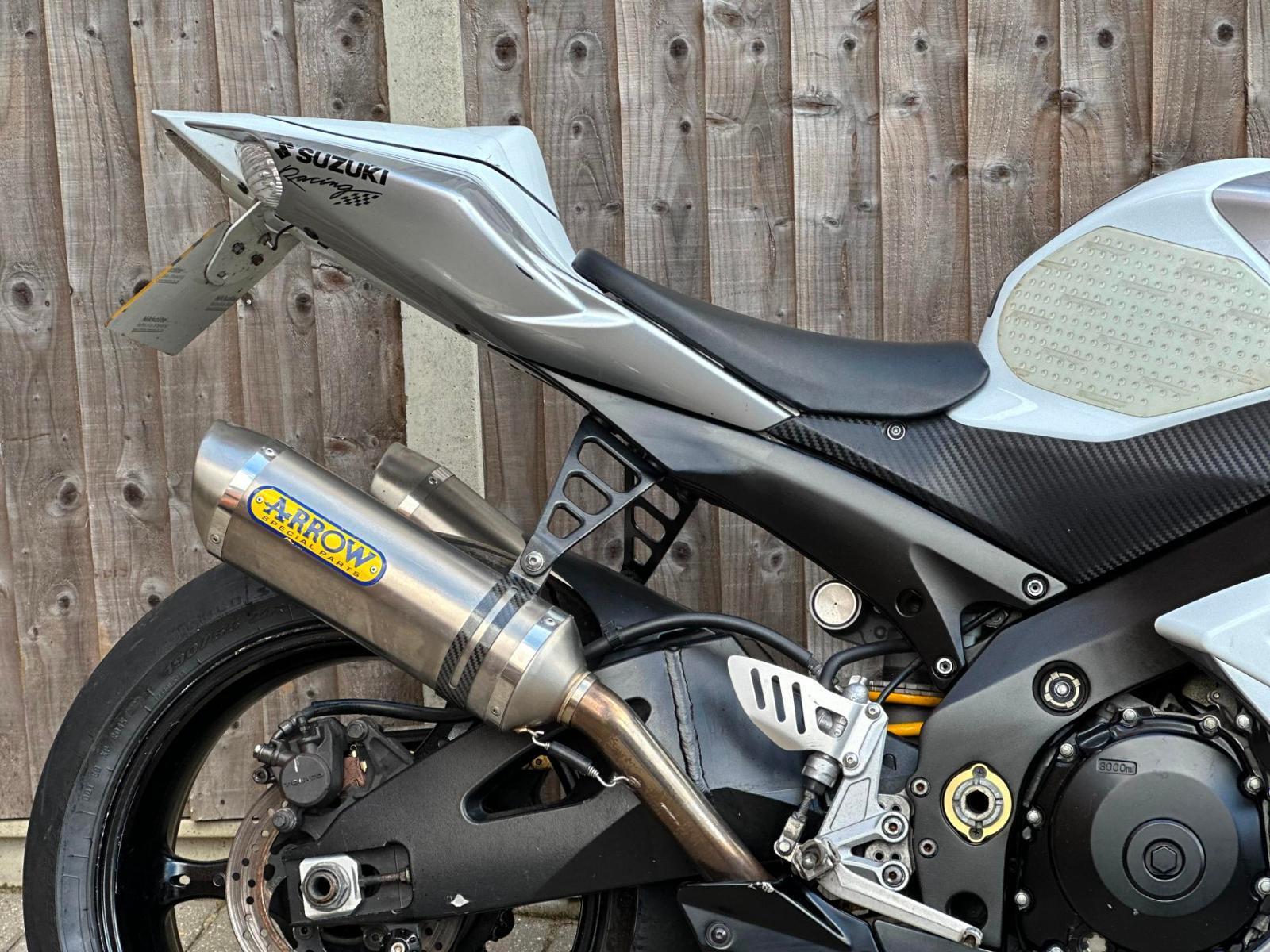 SUZUKI GSXR 1000 K8 2008 (08) SUPER SPORT + TWIN ARROW EXHAUST eBay