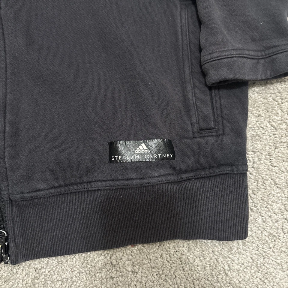 Suéter feminino Stella McCartney médio Adidas com capuz zíper completo preto academia casual - Imagem 2 de 4