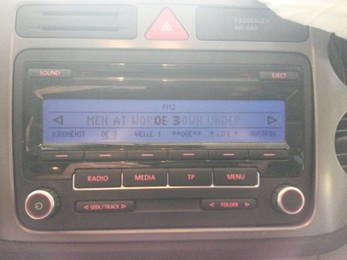 RADIO Volkswagen Tiguan (5N1/2) SUV 2.0 TDI 16V 4Motion (CBAB) 5M0035186AA - Bild 2 von 4