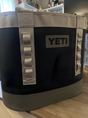 YETI Camino 35 35L Storage Tote Bag Zipper Closure Navy/Gray Nylon - Picture 2 of 12
