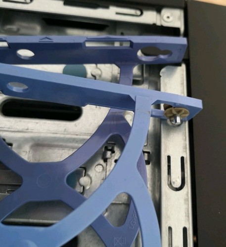 Lenovo ThinkServer TS140 Intel Xeon E3-1225 v3 @ 3.20GHz 16GB RAM Tower Server - Picture 8 of 9