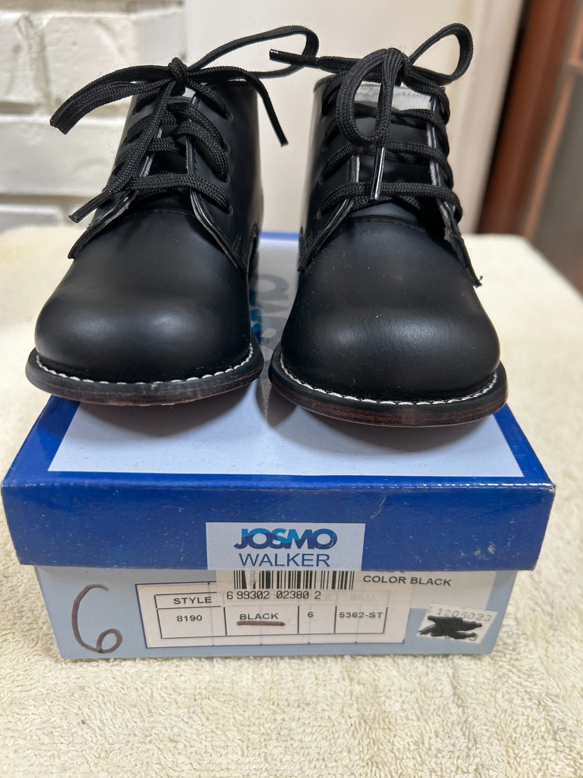 Josmo baby shoe Size 6 wide classic hard bottom Black  Leather sole new walker