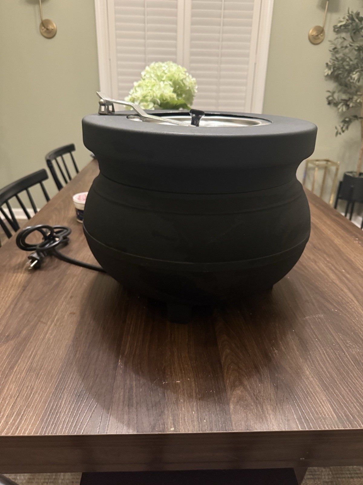 Vollrath Cayenne 1776 Colonial Kettle Warmer Cauldron