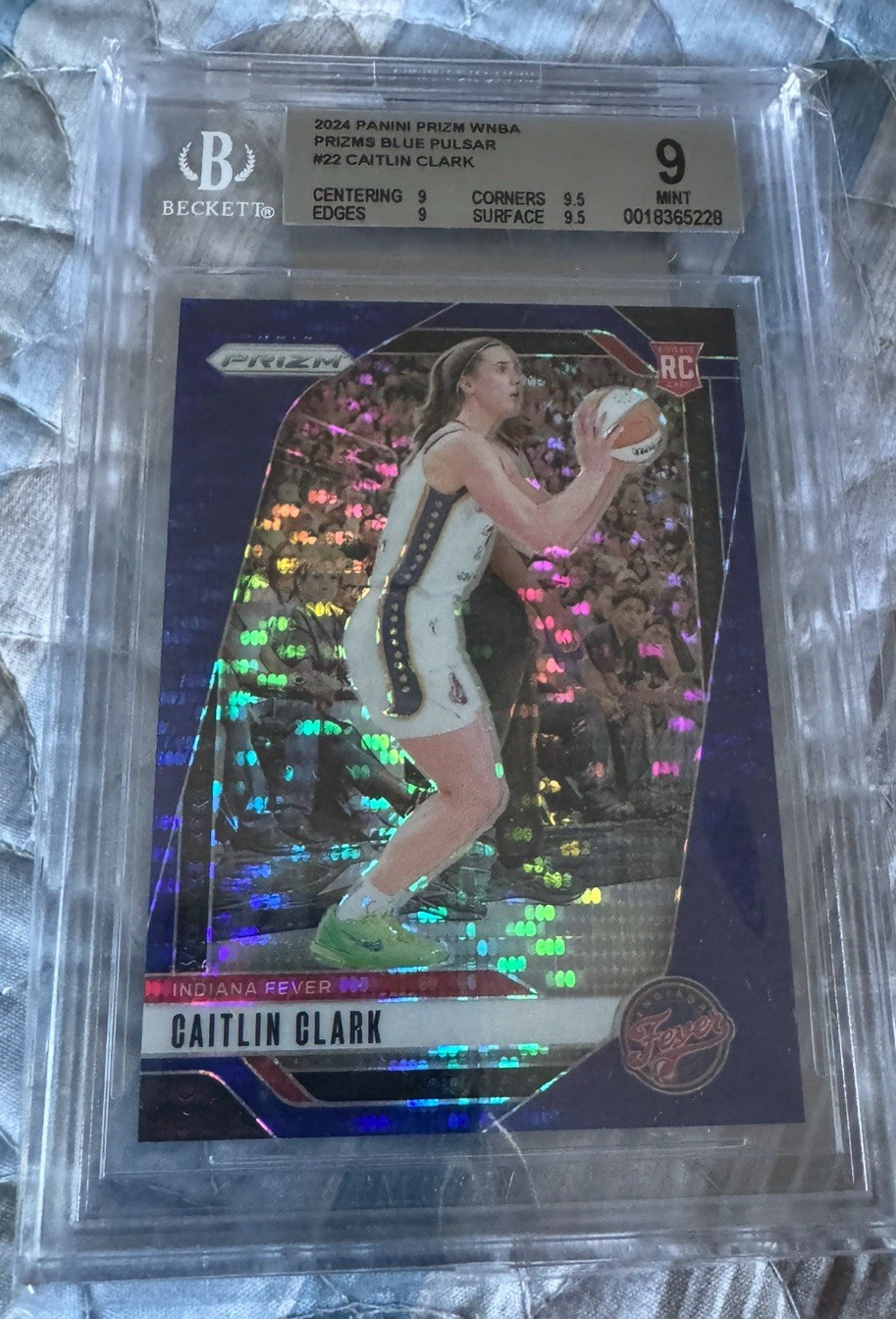 2024 Panini Prizm WNBA Caitlin Clark #22 Blue Pulsar Prizm /199 (RC)