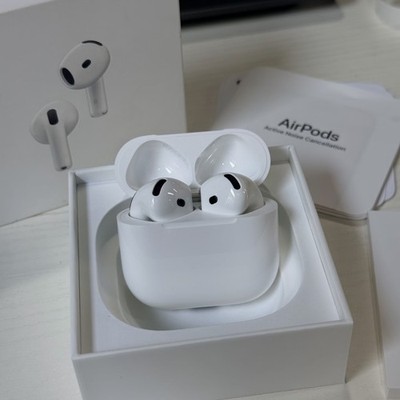 Sealed APPLE 4th Generation Wireless In-Ear Headset Active Noise Cancellation