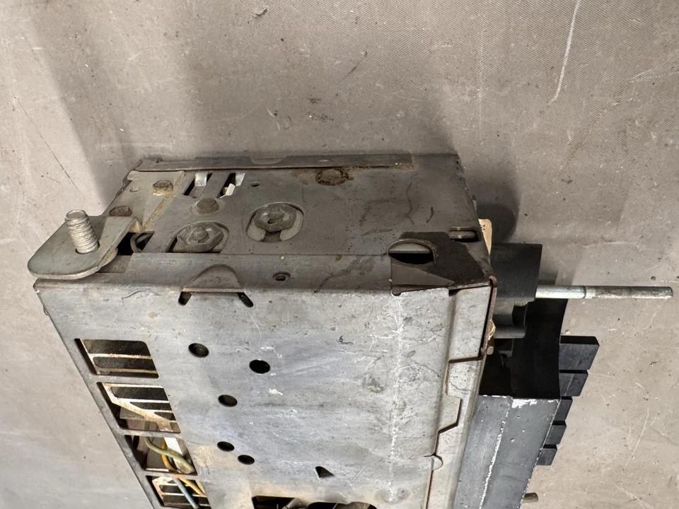 Chevy Impala Biscayne 1965 1966 Factory Delco AM Dash Radio BelAir Caprice Bisel Foto 3 de 4