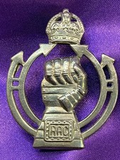Genuine WW2 RAC Royal Armoured Corps KC WM OR Cap Badge w/original lugs
