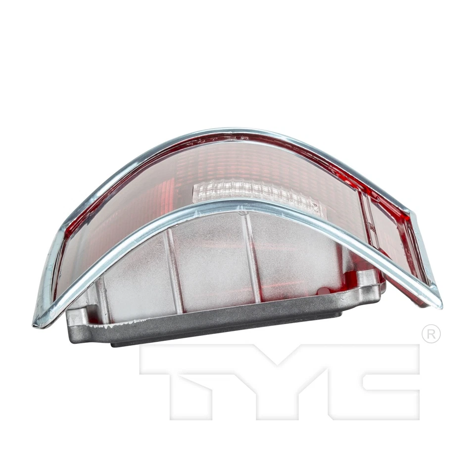 Tail Light Assembly Left TYC For 1987-1991 GMC R3500 1988 1989 1990 - Imagem 2 de 4
