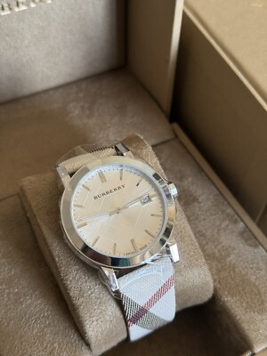 BURBERRY BU9022 Heritage Nova Check Plaid Pattern 38mm Unisex Watch Swiss Quartz Burberry BU9022 Heritage Nova Check Strap 38mm Case Ladies  main image 4