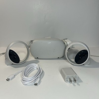 Meta Quest 2 64GB VR Bundle + Battery Pack + 2 Controllers + Charger