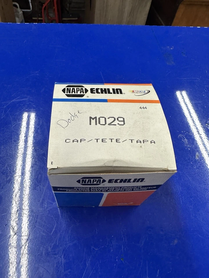 Tapa de distribuidor Napa Echlin M029 para Dodge y Jeep Foto 2 de 2