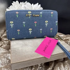 New Betsey Johnson Blue Denim Flowers Wallet Clutch Wristlet Large Spring Daisy