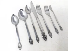 Nice 7 Pc Place Setting Oneida Ltd 1881 Rogers Danish Court Fork Salad Teaspoon.