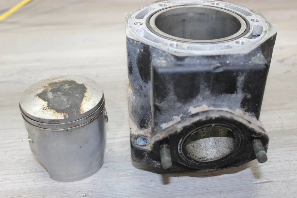 Arctic Cat Ext 580 1995 motor Efi cilindro diámetro jarra y pistón Foto 2 de 4