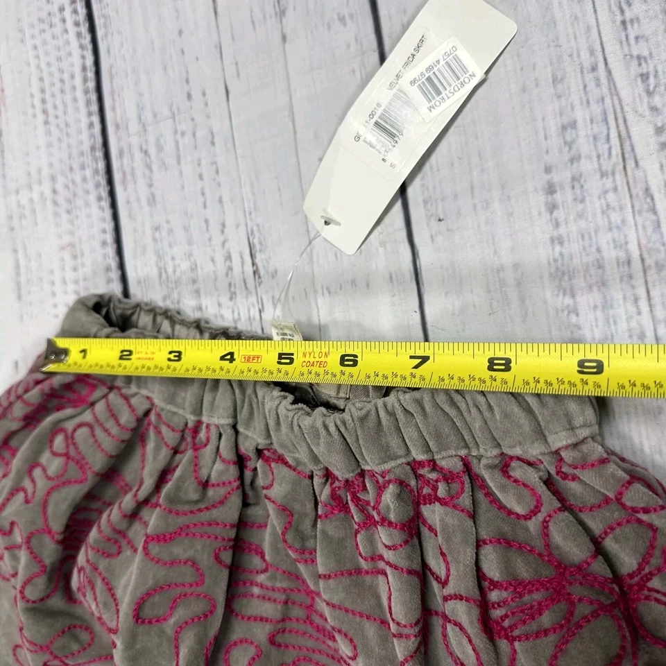 Falda Frida de Terciopelo Gris Peek Girls Talla S 4-5 Nueva con Etiquetas Rosa Bordado Pull On Corta Foto 2 de 4